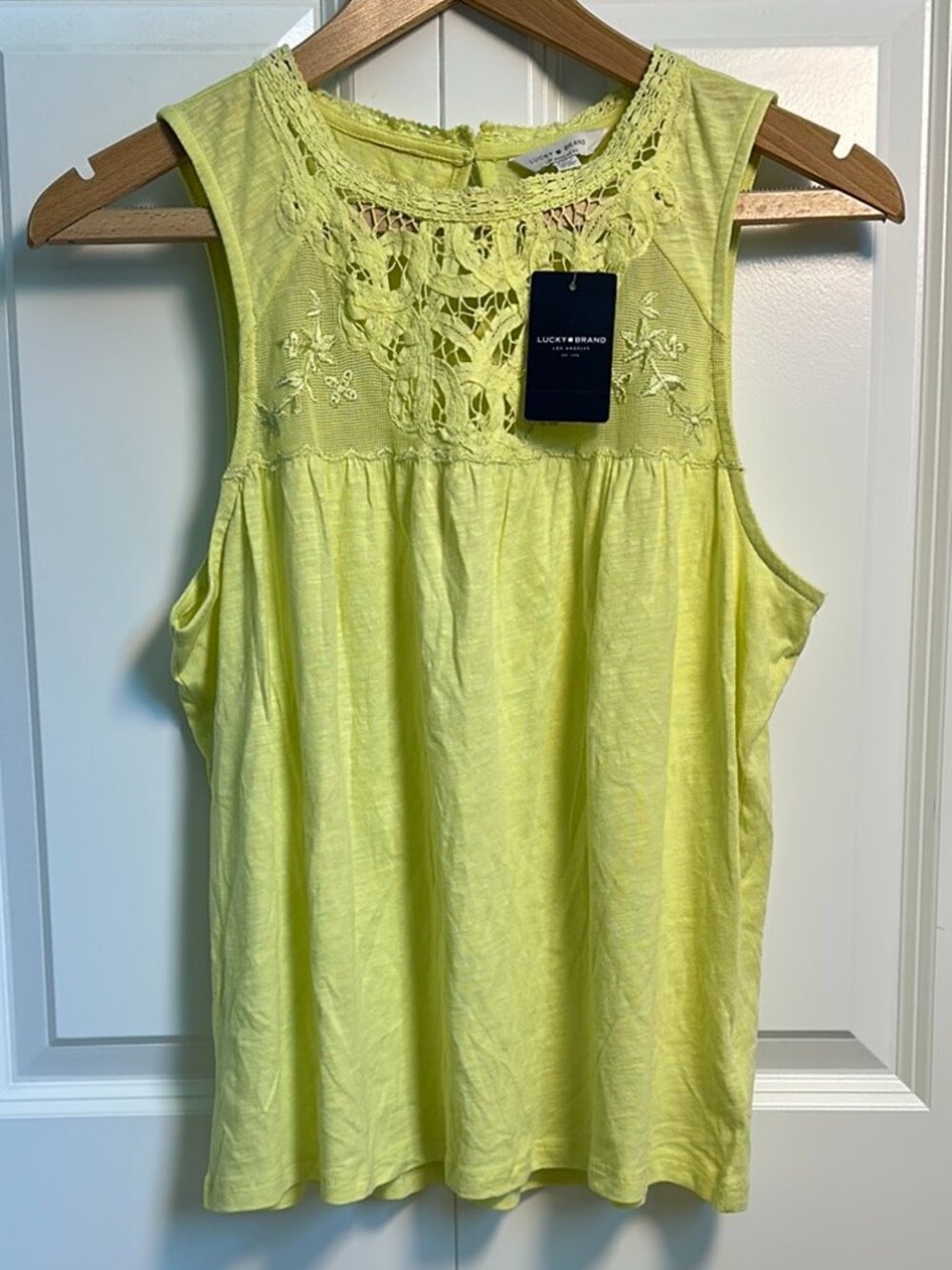 Lucky Brand  Sleeveless Tank Top sz M Embellished Relaxed Fit Lace Mesh Yellow